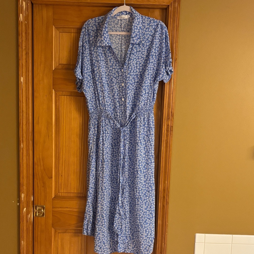 Elegant Blue Floral Midi Dress